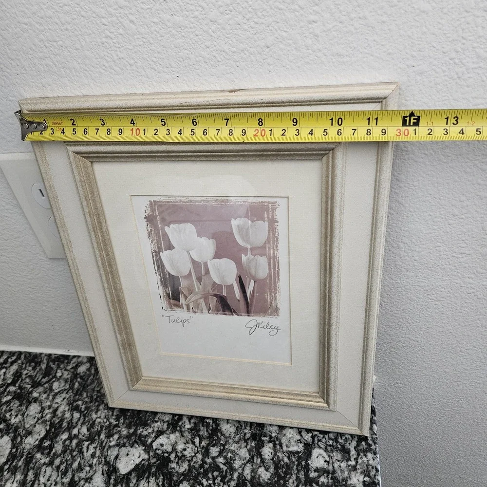 Tulips‎ Print with J.Kiley Signature in a beige and gold glitter wooden frame